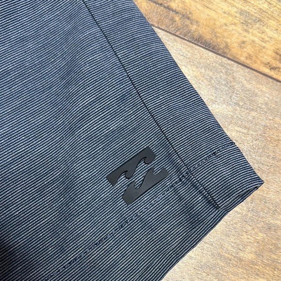 BILLABONG Men’s Crossfire Submersible 19” Hybrid Shorts, Size 38, EUC - Picture 4 of 8